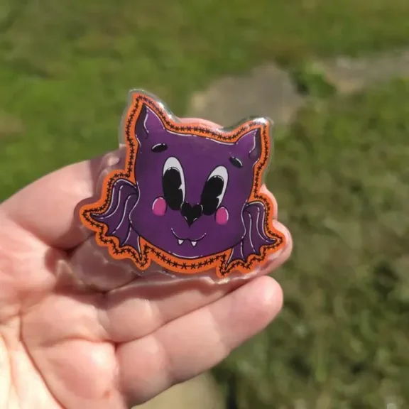 1 Pack Killer Cutie Purple Bat Phone Grip, Kawaii Vampire Bat Phone Grip, Spooky Cute Bat Phone Stand, Pastel Goth Winged Creature Accessory, Unique Gift for Bat Lovers