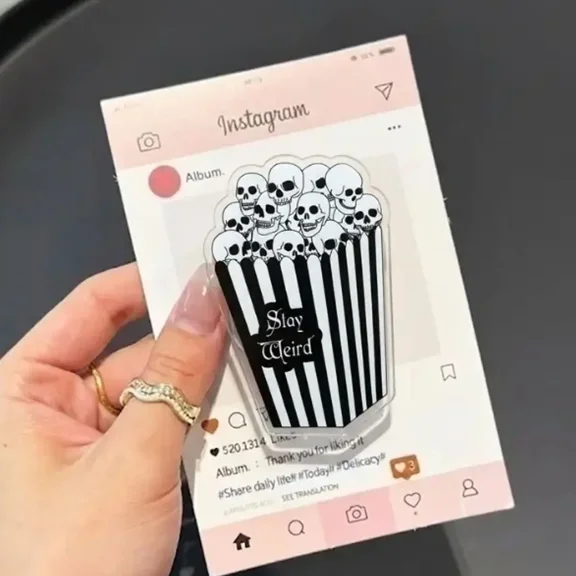 1 Pack Stay Weird with Magnetic Phone Grip, Horror Aesthetic Magnetic Phone Holder, Kawaii Scary Fan Gift, Accessories