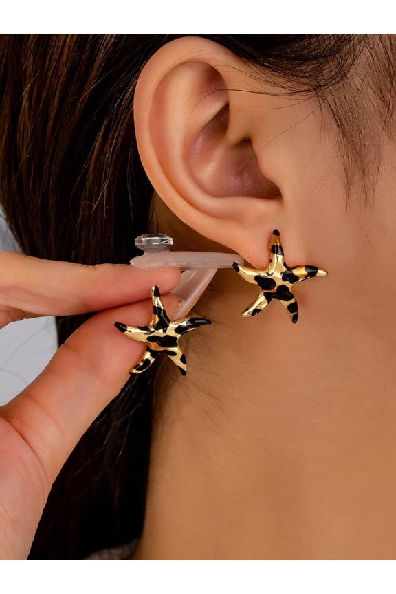 1 Pair Leopard Print Starfish Stud Earrings Goldtone Metal Ocean Theme Asymmetrical Design