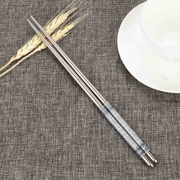 1 Pair Metal Chopsticks Reusable,Polished Stainless Steel Chopsticks,Non-slip Metal Chopstick for Cooking Eating Dishwasher Safe,Chopsticks Gift Set, Kitchen Accessories(Silver2)