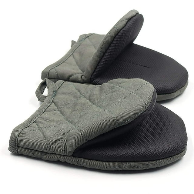 1 Pair Short Oven Mitts, Heat Resistant Silicone Kitchen Mini Oven Mitts for 500 Degrees, Non-Slip Grip Surfaces and Hanging Loop Gloves, Baking Grilling Barbecue Microwave Machine Washable (Gray)