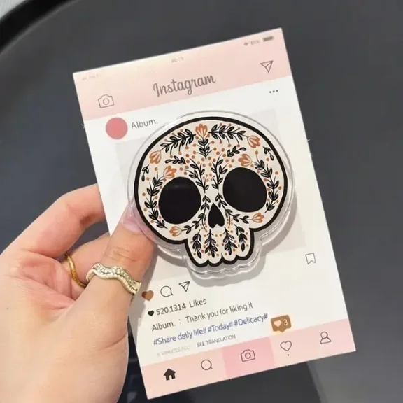1 Pcs Bone & Bloom Magnetic Phone Grip, Floral Sugar Skull Phone Grip, Bohemian Gothic Phone Stand, Boho Death-Moth Style Accessory, Unique Gift