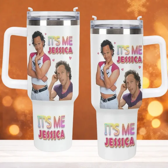 1 Pcs Its Me Jessica Tumbler, Y2K Comedy Movie Coffee Cup, Water Bottle, Nostalgic Y2K Pop Culture, Y2K Movie Meme Tumbler, Movie Meme Gift, Sarcastic Gag Gift For Friends, summervibes