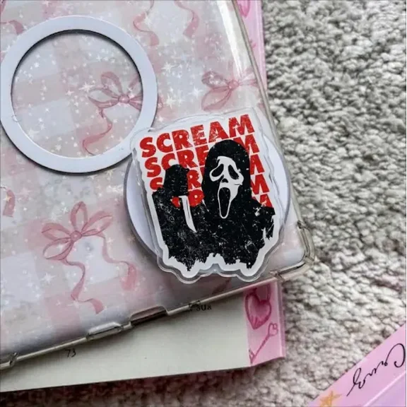 1 Pcs Slasher Horror Movie Magnetic Phone Grip, Aesthetic Horror Slasher Phone Grip, Spooky Movie Fan Phone Stand, Unique Horror Accessory