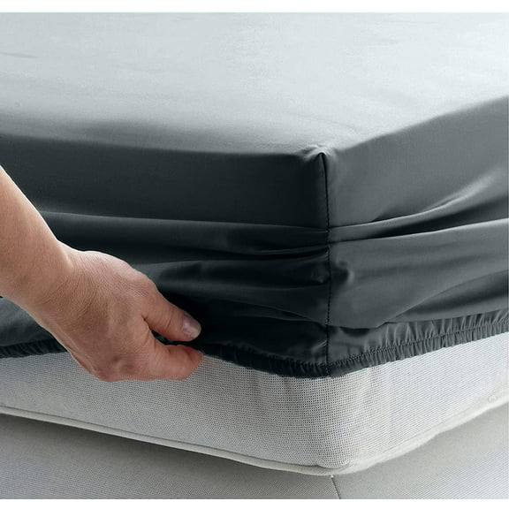 1 Piece Fitted Sheet Only, 400 Thread Count, 8" Deep Pocket, 100% Egyptian Cotton, Extra Soft and Luxury Fitted Sheet, Easily fits in your Bed, Twin Size - Black Solid.