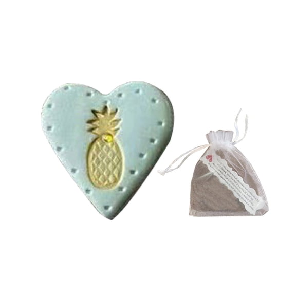 1 Set Love Accessory Non-Fading Scratch Resistant Meaningful Heart-shaped Pocket Heart Hug Keepsake Festival Decor