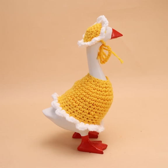 1 Set Mini Desk Goose 7 Inch Magnetic Goose Statue Key Holder Yellow Sunflower Clothes for Magnetic Duck Statue Table Desk Key Holder Decor (Yellow Sunflower)