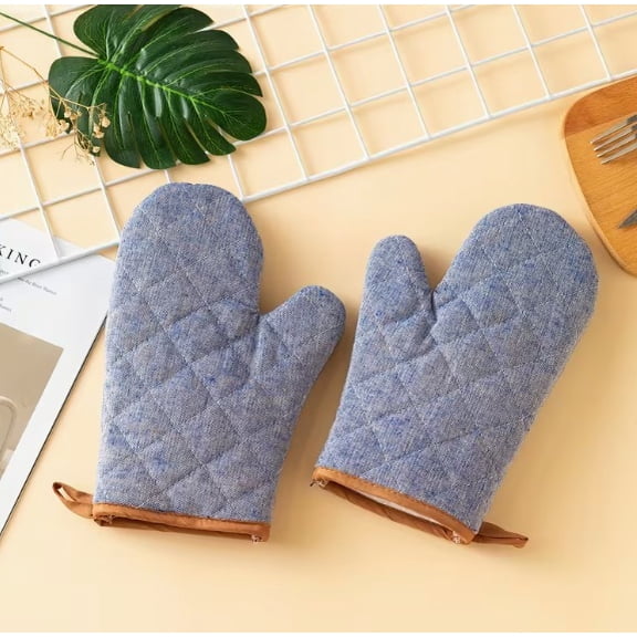 1 pair of one-size-fits-all kitchen supplies thickened baking oven gloves barbecue cooking insulation gloves kitchen thickened denim leaf pattern microwave gloves