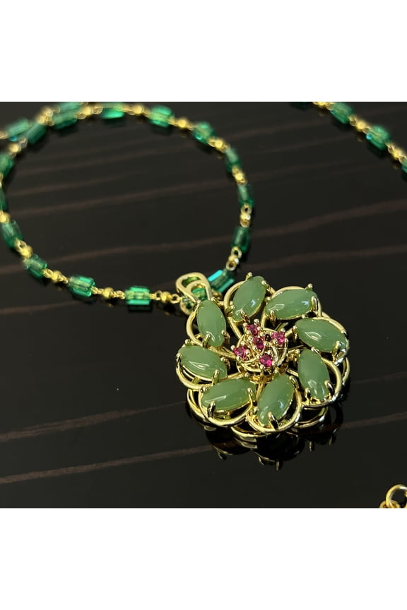 1 piece, crystal decorated green jade flower necklace, high-end vintage design necklace, jewelry bag, Mother's Day gift, birthday gift, clothing accessories, holiday gift,1 piece