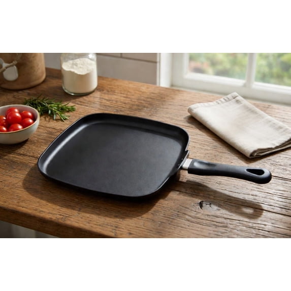 10.5 Inch Square Cast Aluminum Griddle Pan - Fast Heat, Scratch Resistant Surface, Easy Clean Flat Grill Pan for Stovetop Cooking