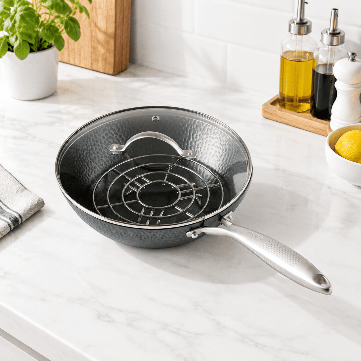 10.5-inch Small Hammered Carbon Steel Wok with Steamer Rack and ...