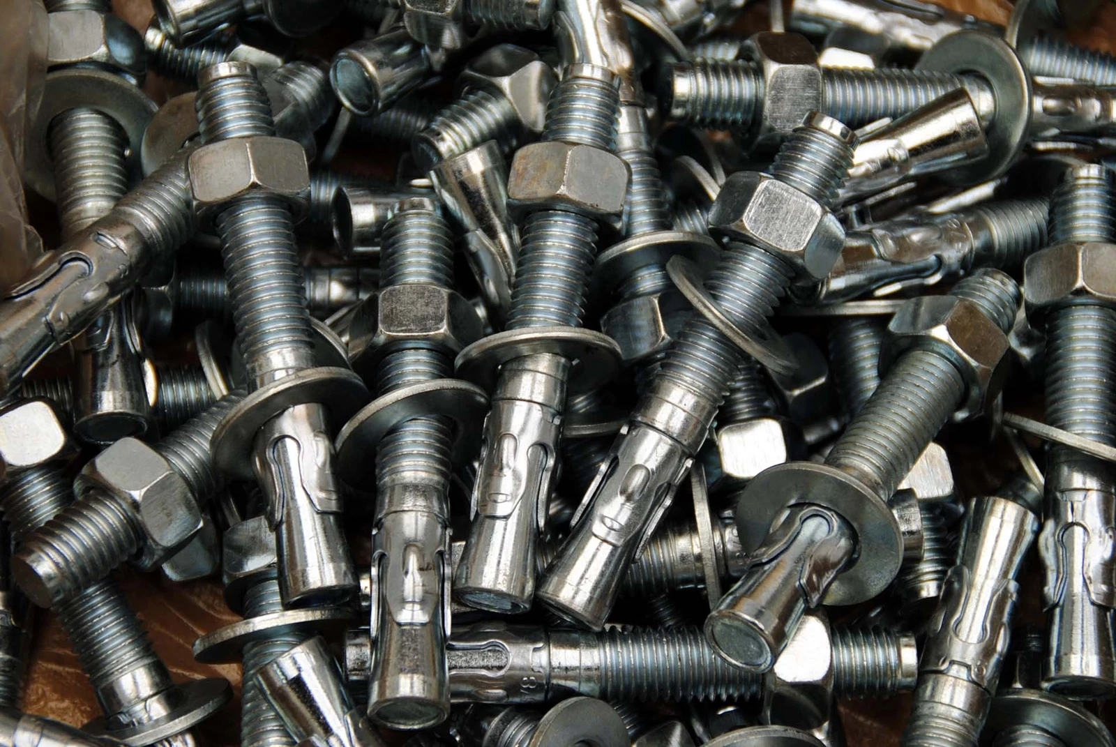 10-concrete-wedge-anchor-bolts-5-8-x-4-1-2-includes-nuts-washers