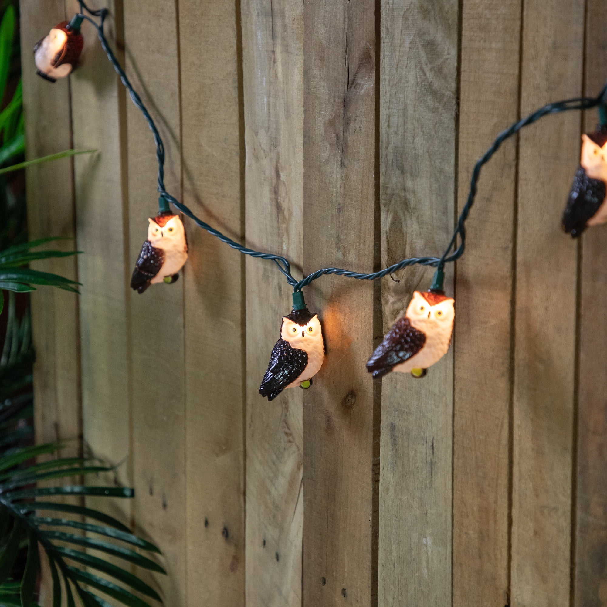 10-Count Brown and Whte Owl Patio Light Set 5.75ft Green Wire