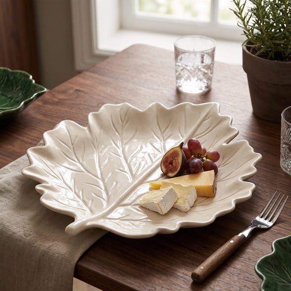 10 Inch OakLeaf Shaped Decorative Serving Plate, Plastic LeafShaped Tray, Tabletop Fruit Snack Candy Dish, Autumn Home Kitchen Table Decor for Daily Use & Holiday Party