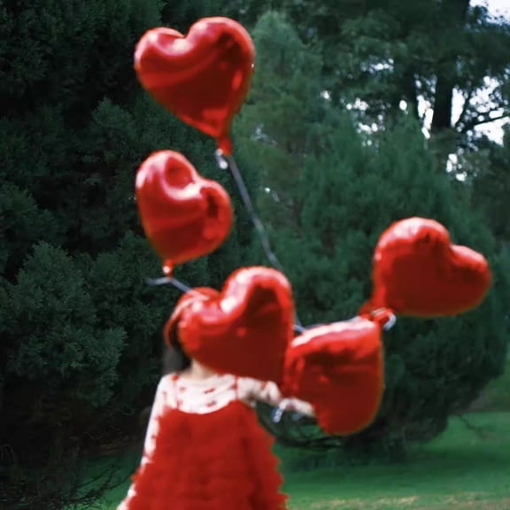 10 Red Heart-Shaped Balloons for Wedding Proposals, Engagement Decorations, and Heart-Shaped Photo Shoots - Ribbon Included