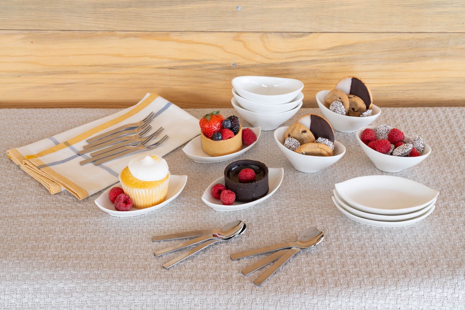 10 Strawberry Street Oval Tidbit Serving Set - White Porcelain