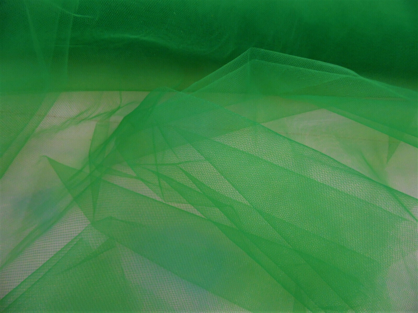 10 Yard Lot Nylon Tulle Sheer Fabric Kelly Green 54 inch wide DD305