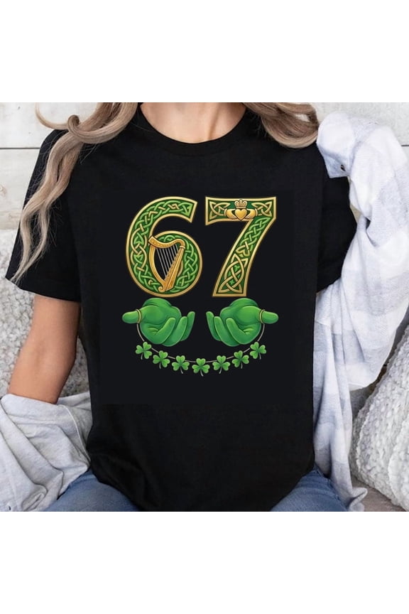 100% Cotton St Patrick's Day 67th Birthday Celebration Irish Celtic Design Harp Shamrock Green T-Shirt