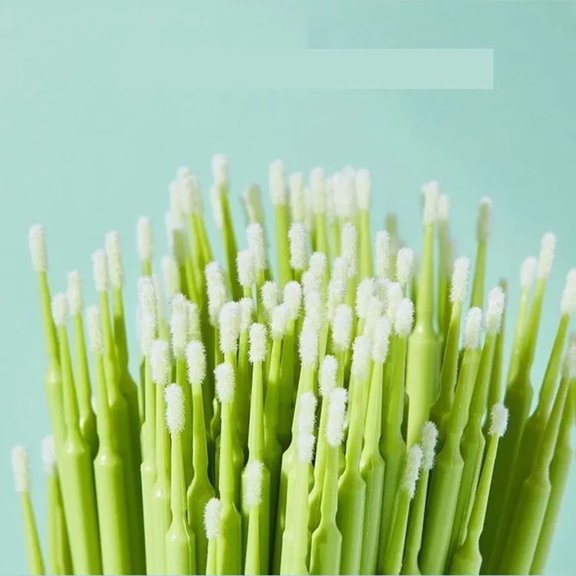 100 Count Disposable Cotton Swabs Precision Cleaning Sticks for Makeup Correction Electronics and Crafts Matcha Green Tips Resealable Pearl Bag for Travel Storage