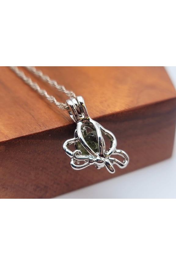 100% Genuine Natural Moldavite Flower Locker Necklace Silver Tone