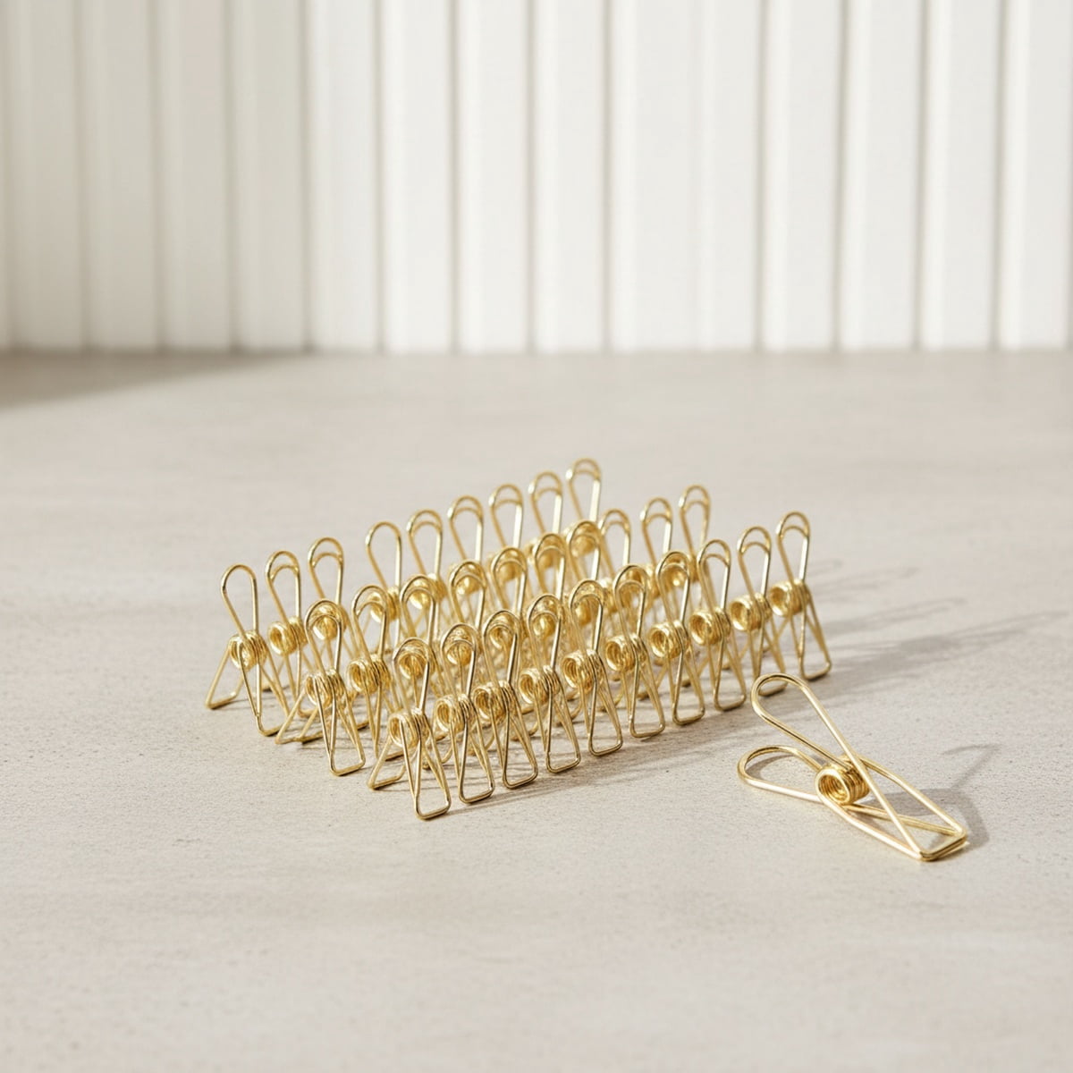 100 Pcs Paper Clips Metal Wire Hollow Out Clothespins Multi Purpose Utility Binder Clips Invoice Bill Stainless Steel Hanging Clothes Pins for Kitchen Outdoor Office (Gold)
