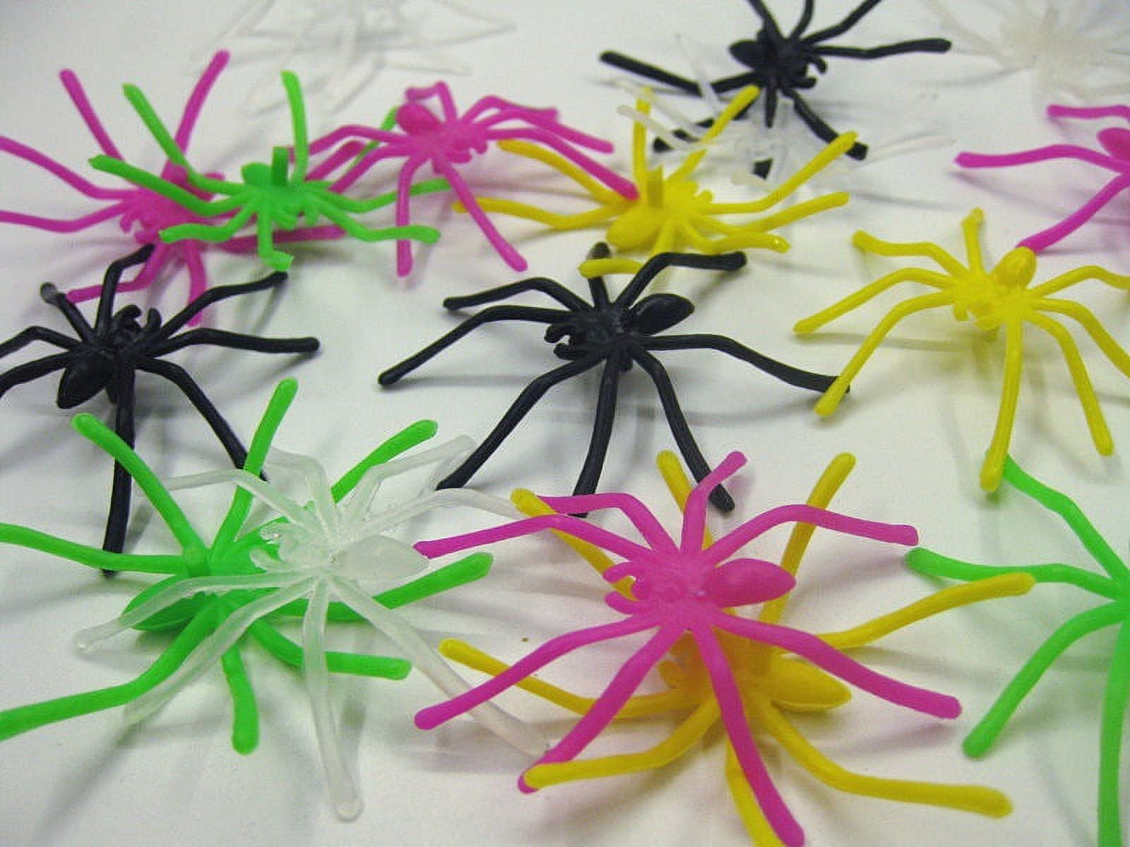 Realistic plastic top spiders