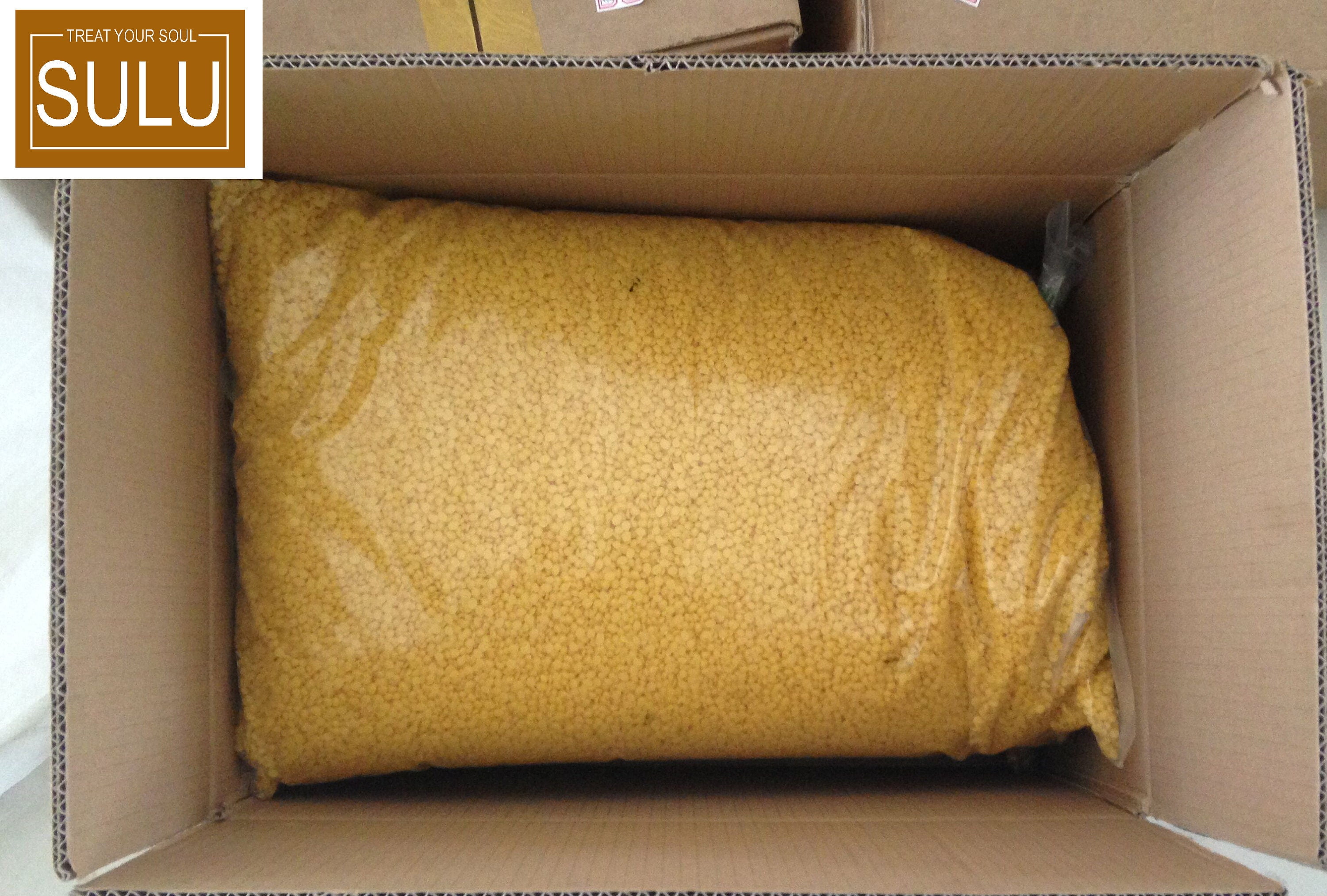 100% Pure All Natural Beeswax Yellow pure pastilles with natural Honey Smell 10 LBs