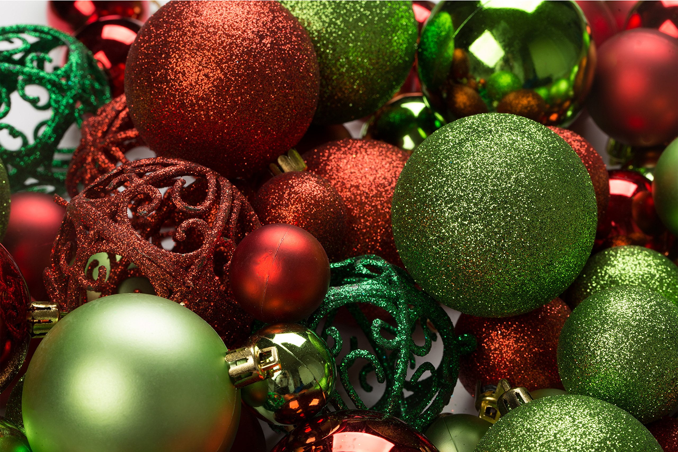 Red and Green Shatterproof Christmas Ornament Balls with Metal Hooks