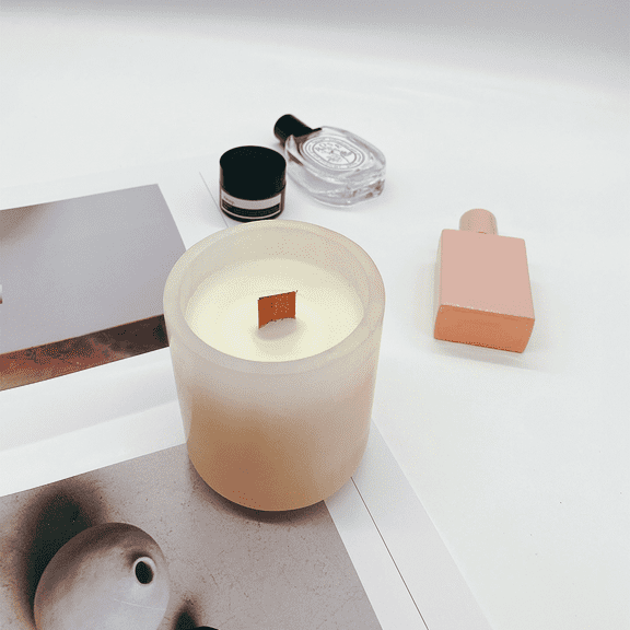 100% natural soy wax - designed non-toxic candle that burns for over 25 hours, used for relaxation and aromatherapy, relieving stress and anxiety -6.08 ounces