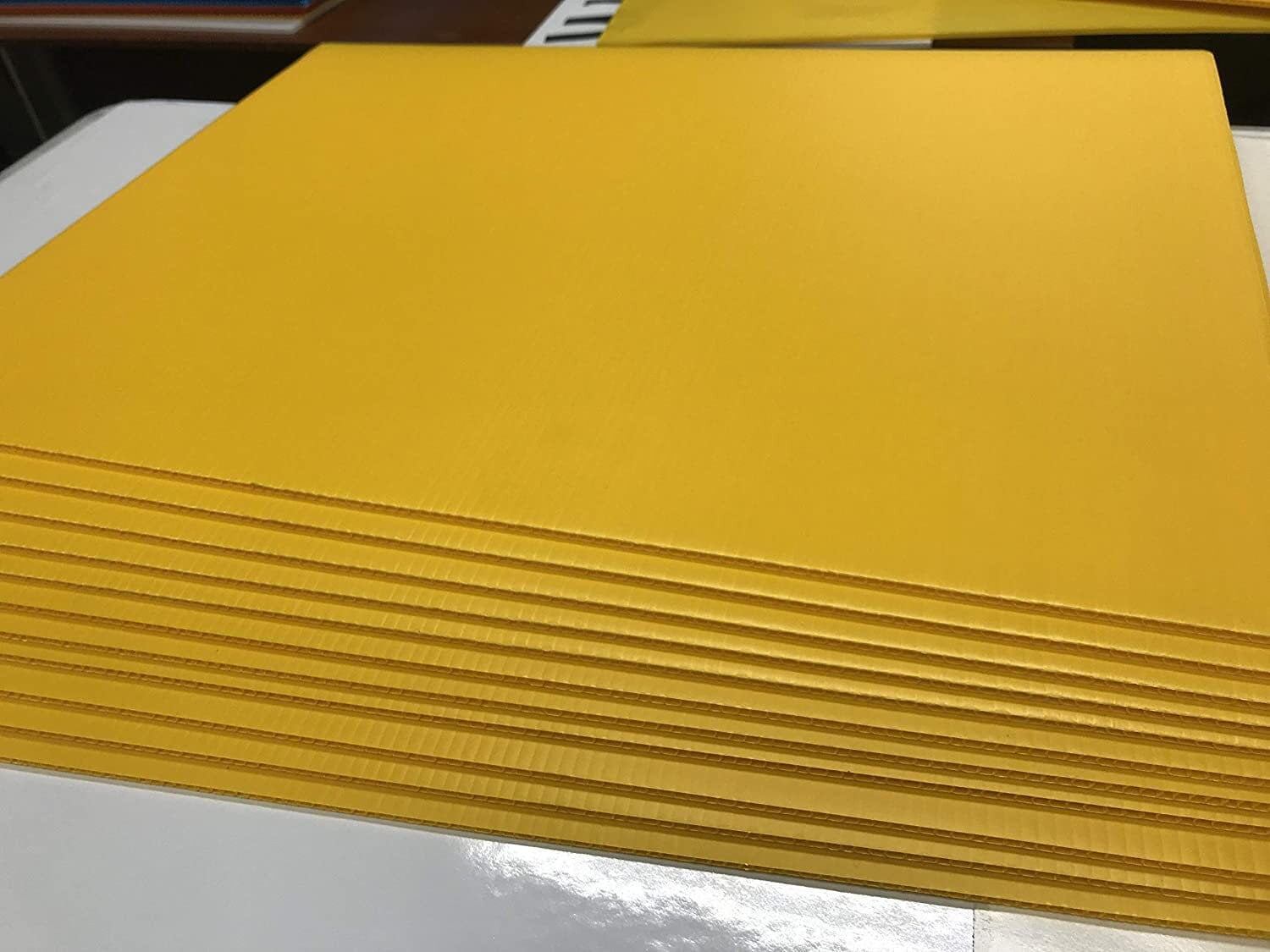 100 pack 24x18 inch Blank Yellow Yard Signs *No Stakes Included* - Fast Free Shipping!
