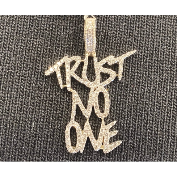 10K SOLID YELLOW GOLD .75 CARAT REAL DIAMOND 1.25 INCHES TRUST NO ONE PENDANT CHARM