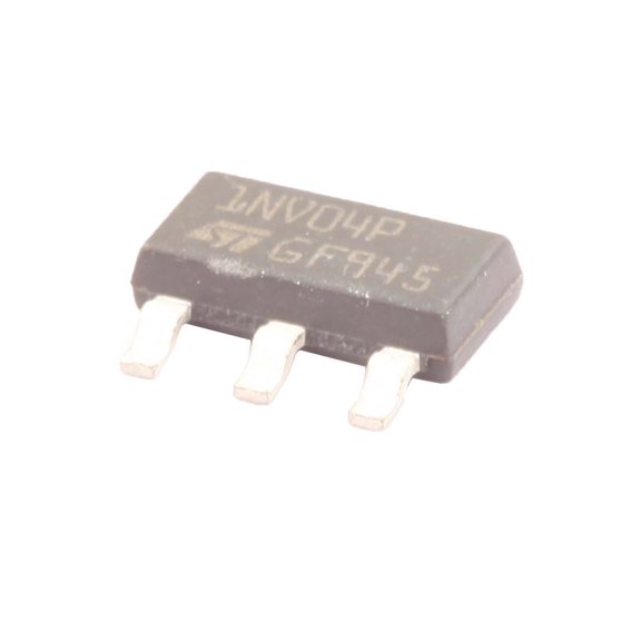 10pcs  VNN1NV04P 1NV04 1NV04S 1NV04P VNN1NV04 SOT-223 Car Transistor Driver Chips