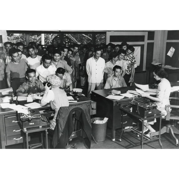 110 Hawaiian Men Enlisting In A Combat Regiment Of 1 History (36 x 24)