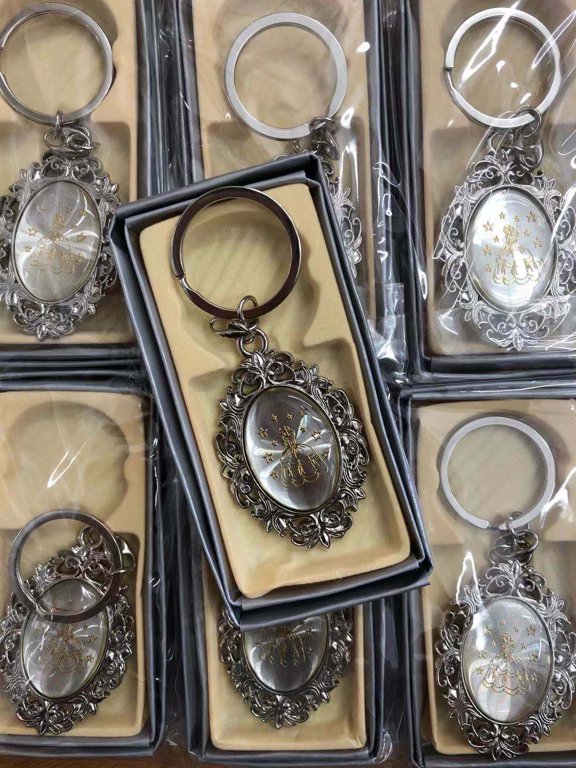 12 Crown Keychains Baby Shower Princess Party Favors Quinceanera Recuerdos