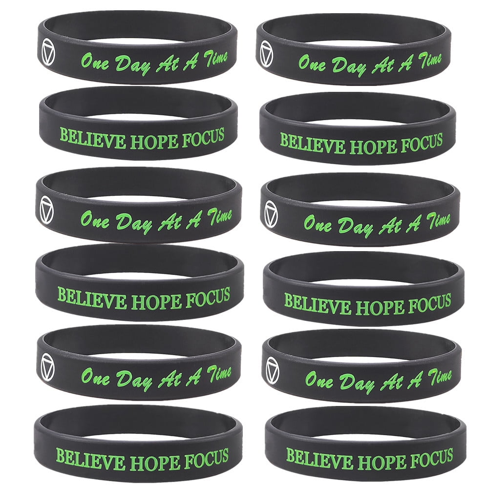 Addiction Awareness Silicone Bracelet 50 Pack　並行輸入 We Keep You Motivated Addiction Recovery Motivational Wristband