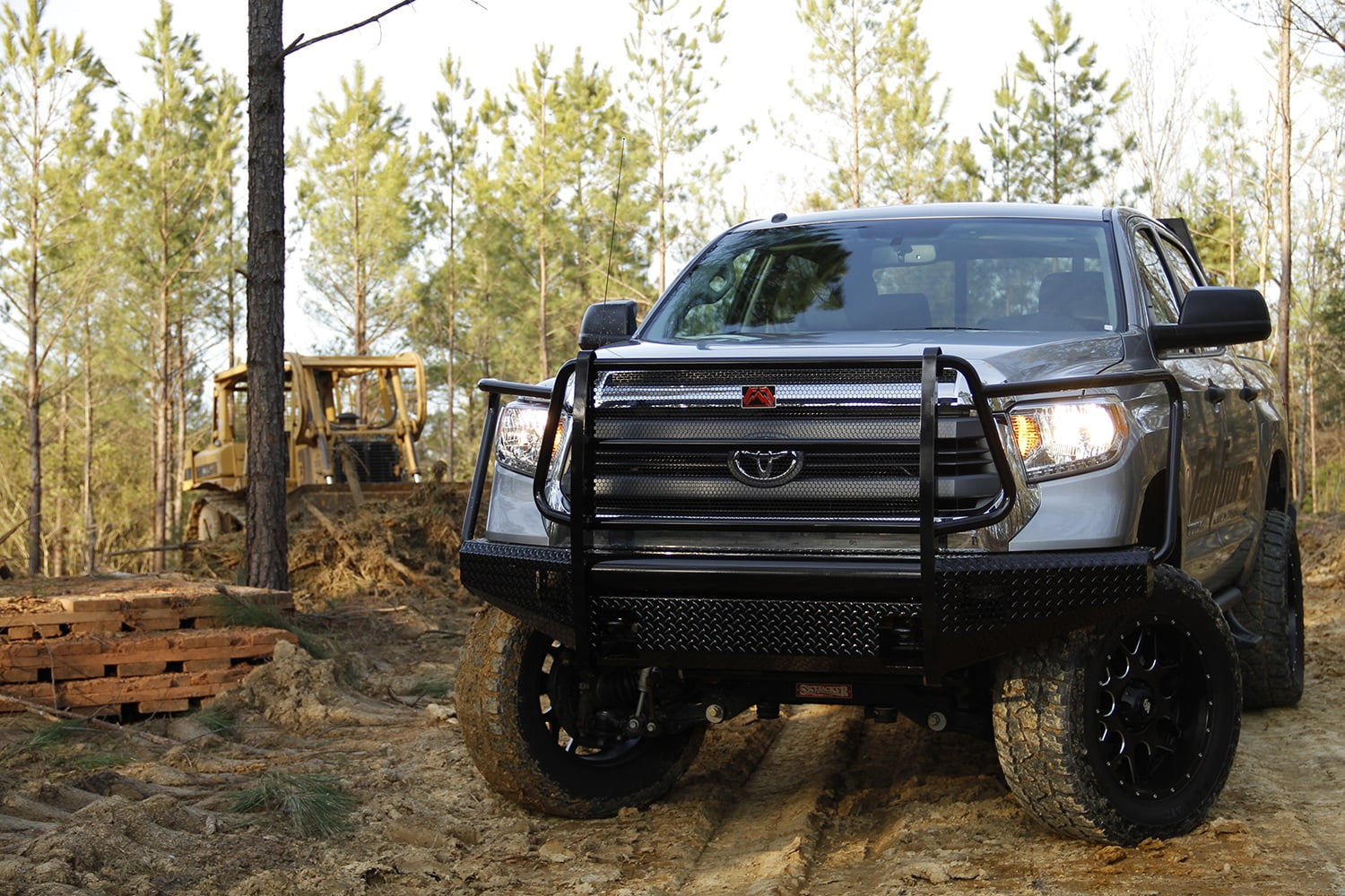 14-C Tundra Black Steel Full Grill Guard W/ Tow Hooks