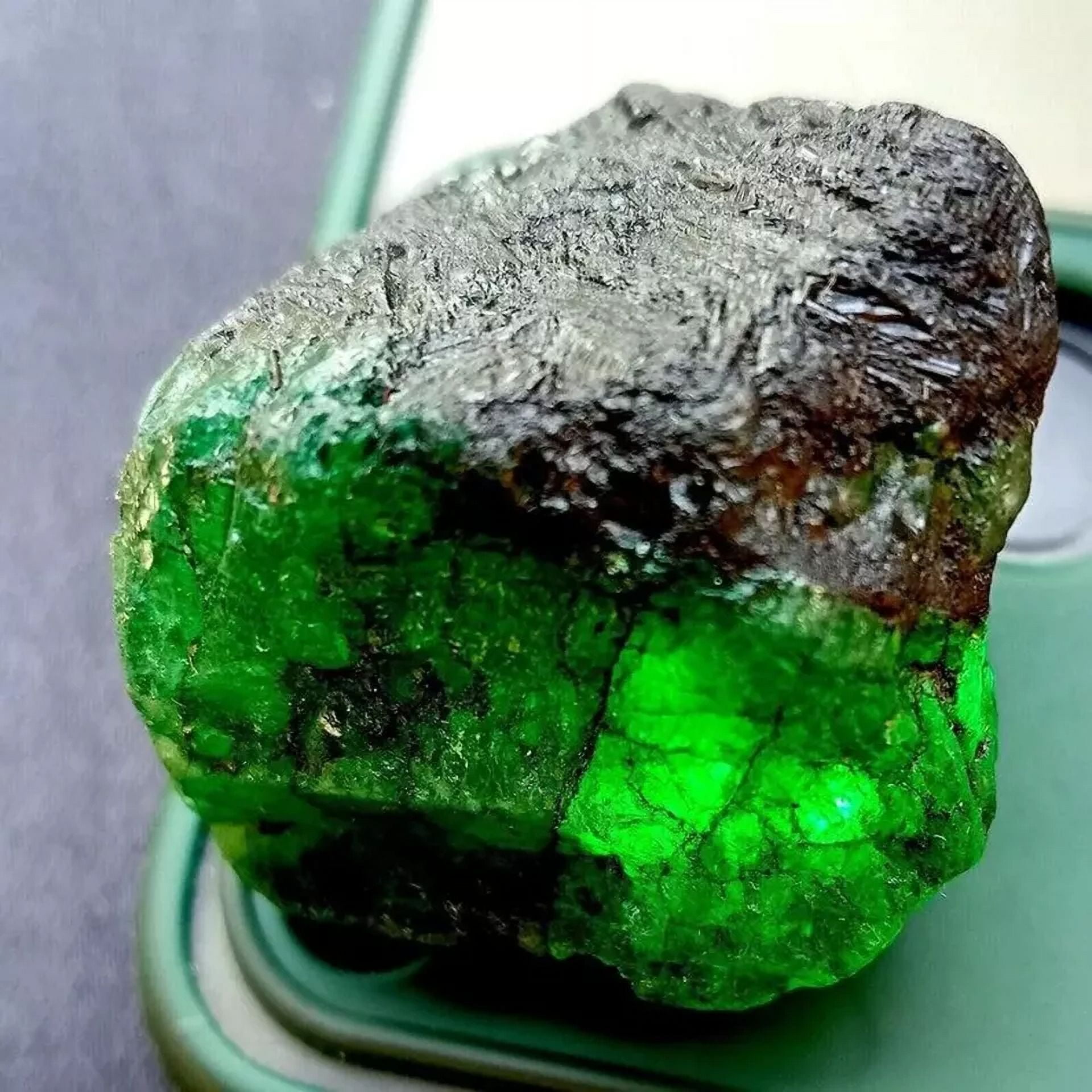 140-200 Carat Colombian Green Emerald Rough - Natural Uncut Gemstone