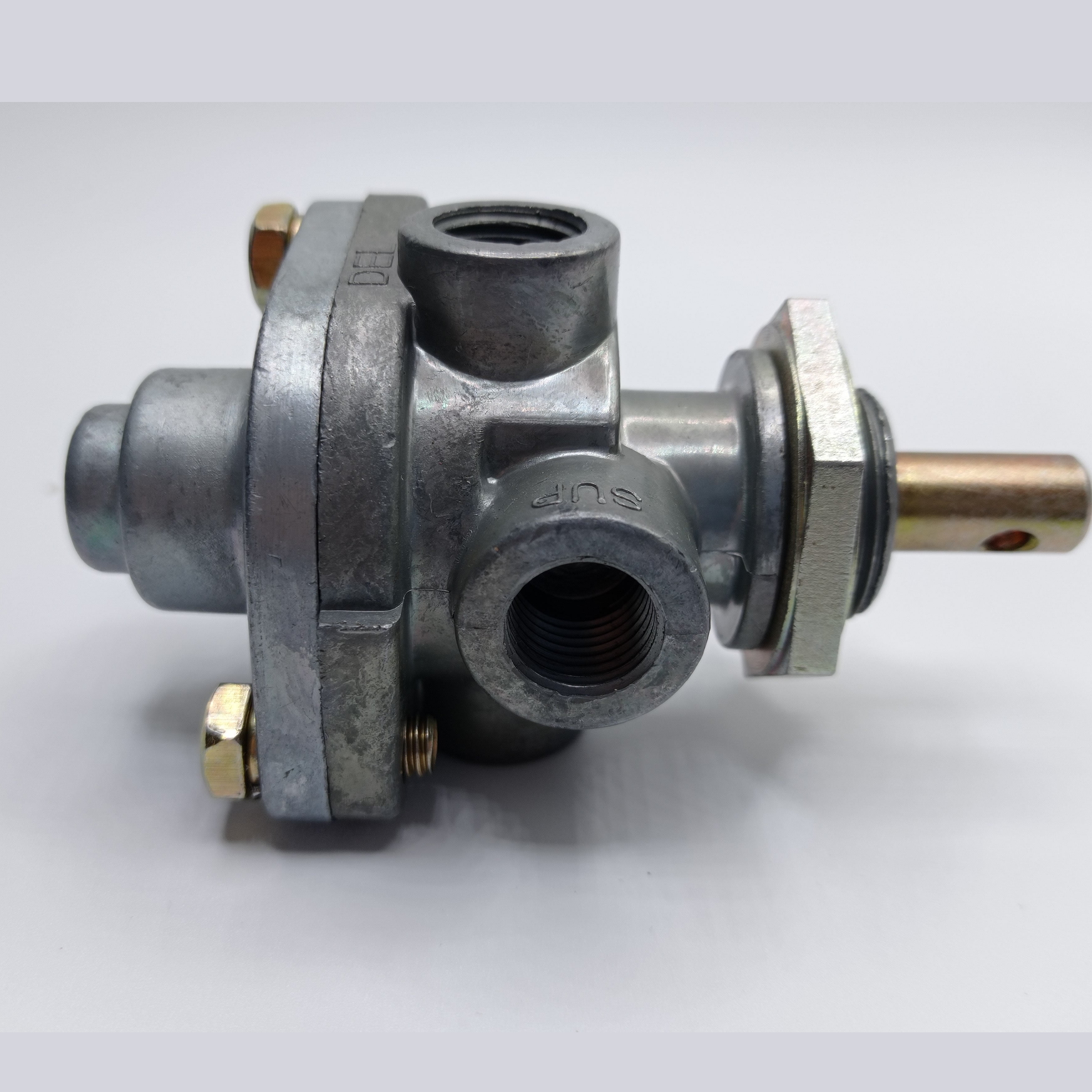 1484601980 Hand Brake Control Valve Assembly For NISSAN ISUZU 