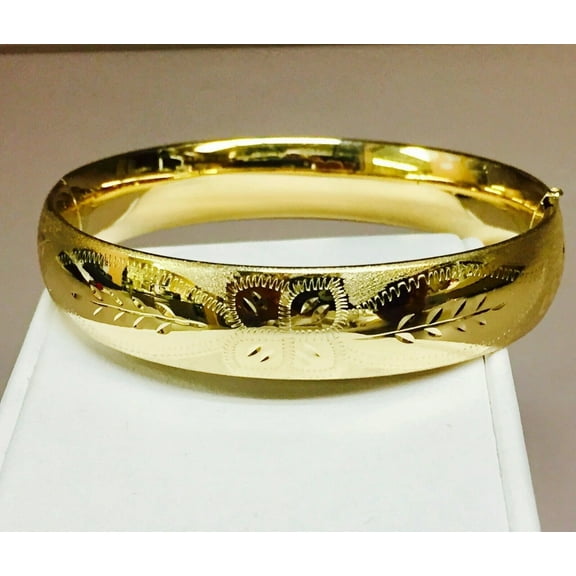 14K Gold 10mm Floral Design Bangle