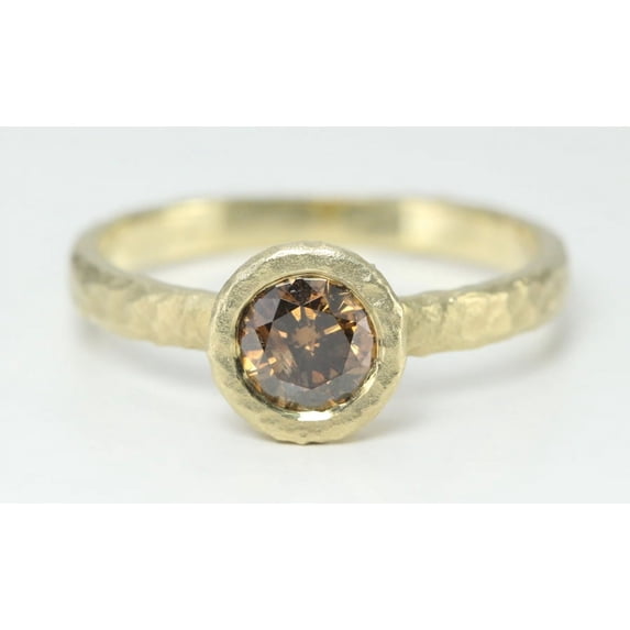14k Yellow Gold Round Diamond Bezel Setting Modern hammered finish bezel set Ring(0.5ct, Natural Brown, I1)