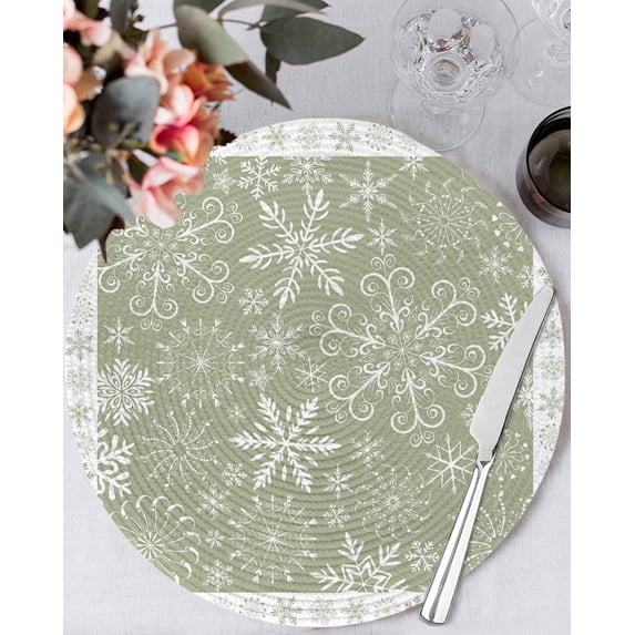 15 Inch Round Placemats Set of 6, Christmas Snowflakes Non Slip Heat Insulation PP Table Mats, Green Xmas Winter Vintage Washable Place Mats for Kitchen Dining Party Table Decor