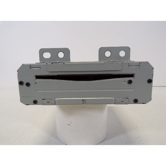 Pre-Owned 16 Chevrolet Suburban 1500 Dash Mounted Entertainment System DVD Player OEM LKQ - Verify Specific Vehicle Fitment In Description - (Good)