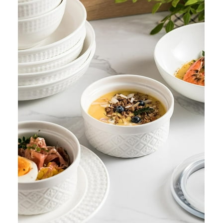 16 oz Lidded Ramekins Set of 4, Oven Safe Porcelain Baking Dishes with Embossed Design