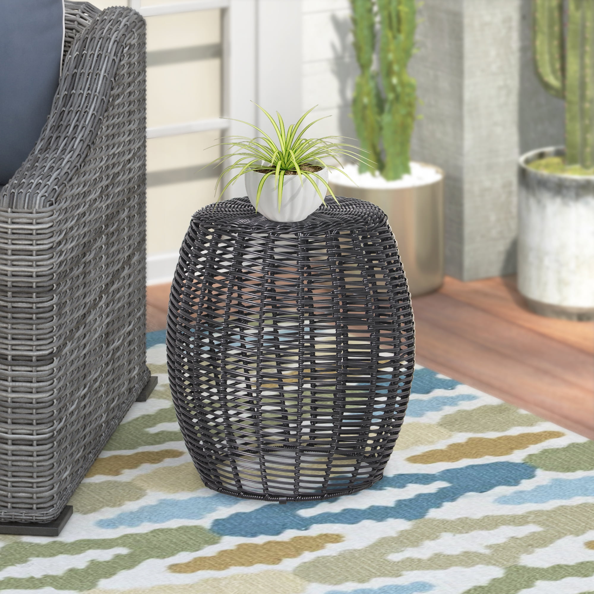 16in Wicker Outdoor Side Table - Black