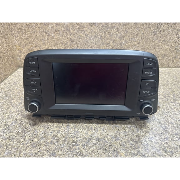 Pre-Owned 18-21 Hyundai Kona AM FM Radio Receiver w/ Display OEM LKQ - Verify Specific Vehicle Fitment In Description - (Good)