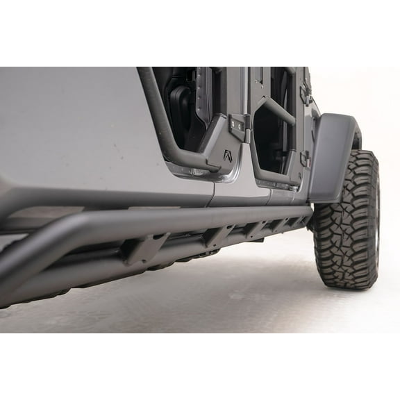 18-C GLADIATOR MATTE BLACK TUBE ROCK SLIDER Fits select: 2020-2023 JEEP GLADIATOR