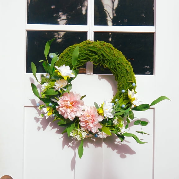 18" Dahlia, Eucalyptus, Moss Wreath