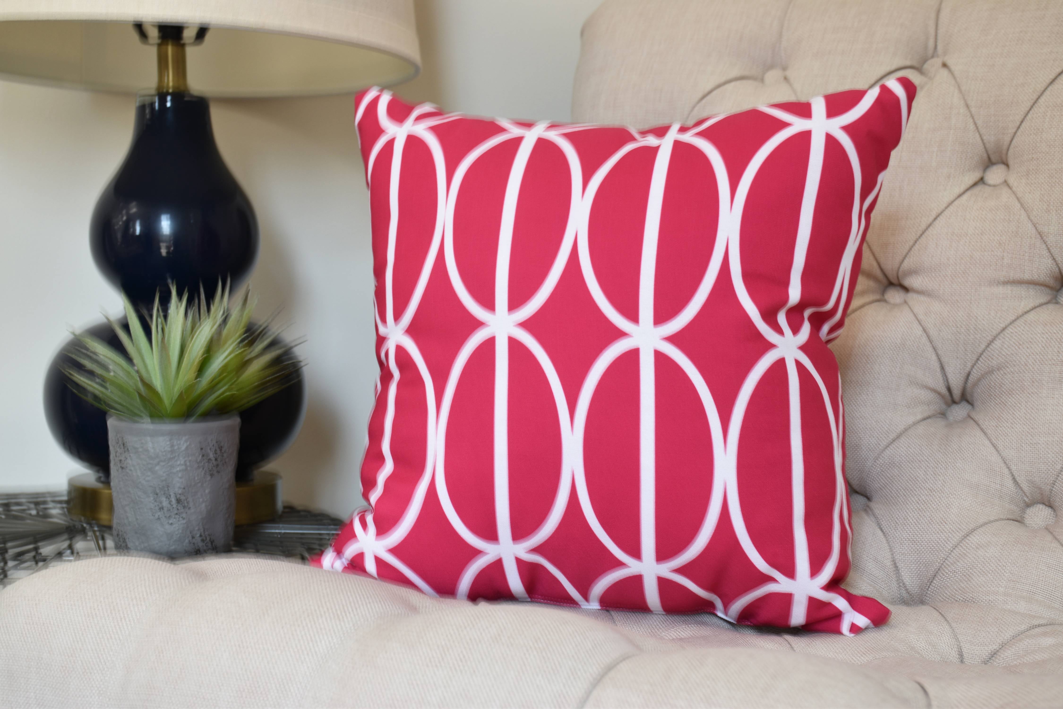 18 x 18 inch, Ovals Go 'Round Geometric Print Pillow, Pink/Fushcia