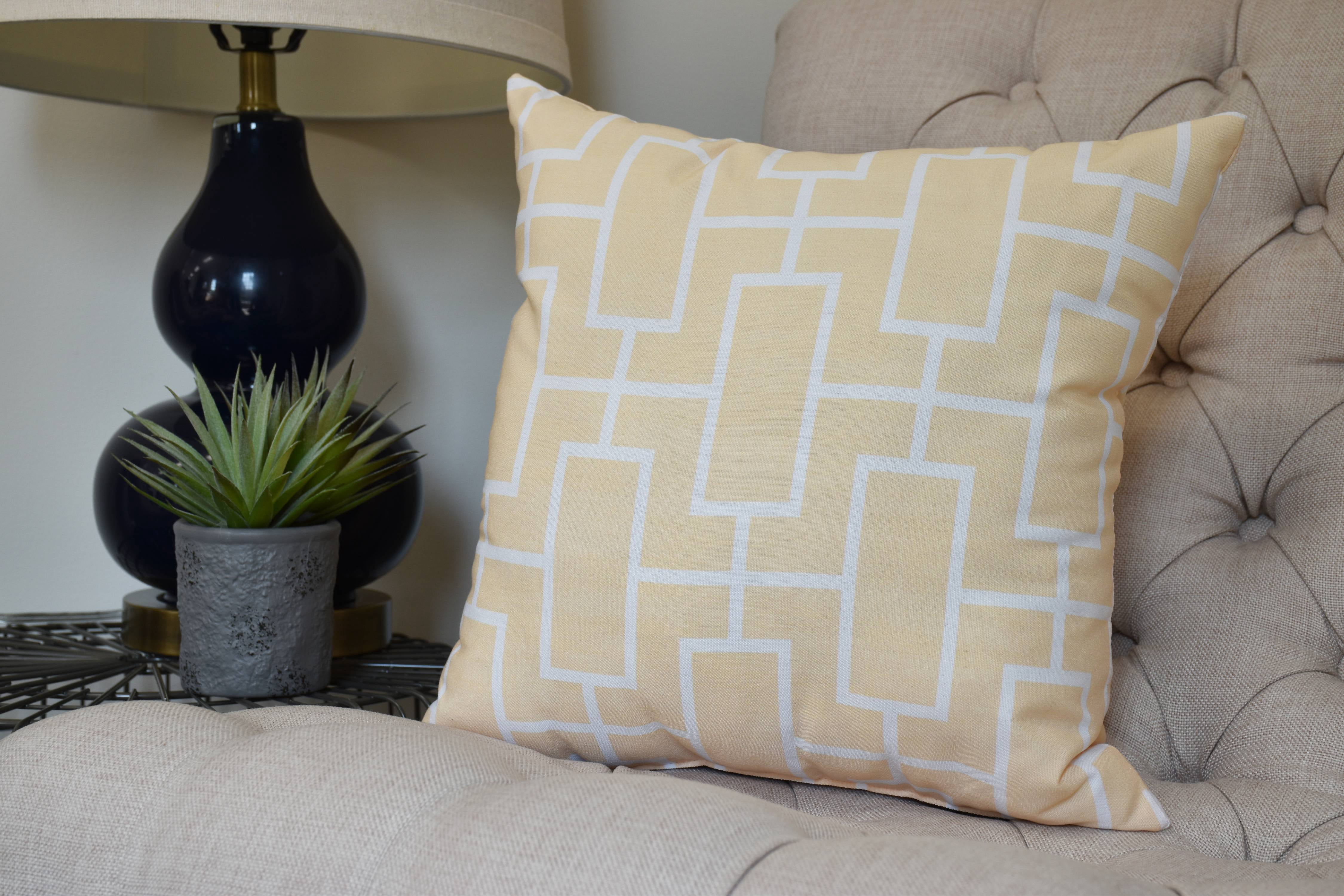18 x 18 inch, Screen Lattice Geometric Print Pillow, Yellow