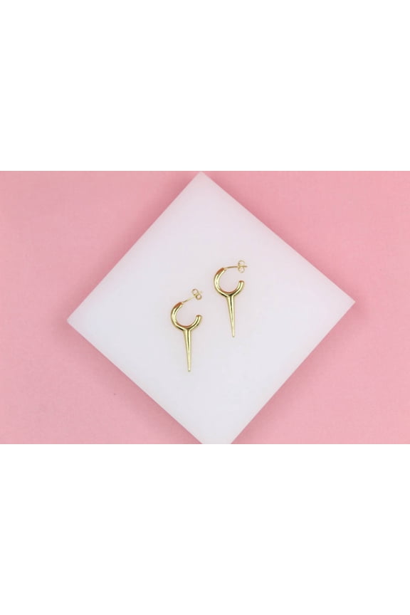 18K Gold Filled Pointy Spikey Spike Stud Earrings
